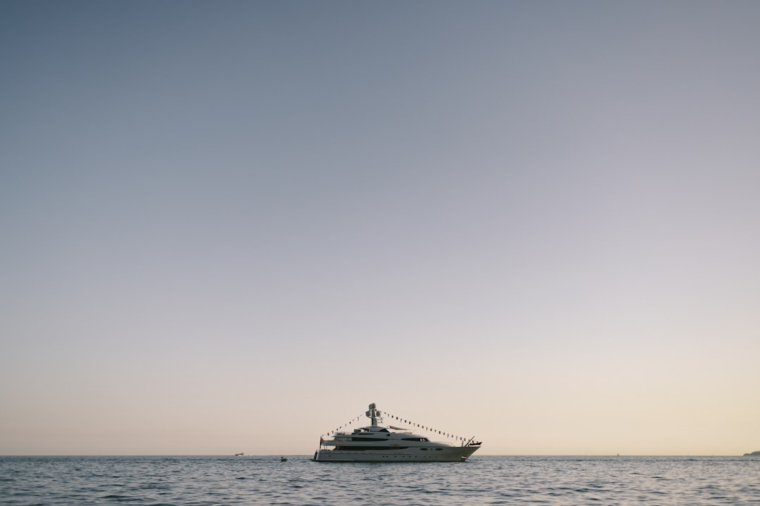 Top 5 Canadian Destinations for Yacht Charters